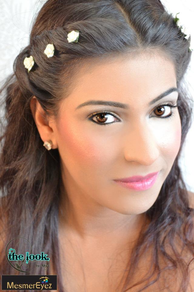 Golden Brown Natural Coloured Contact Lenses - Image 2