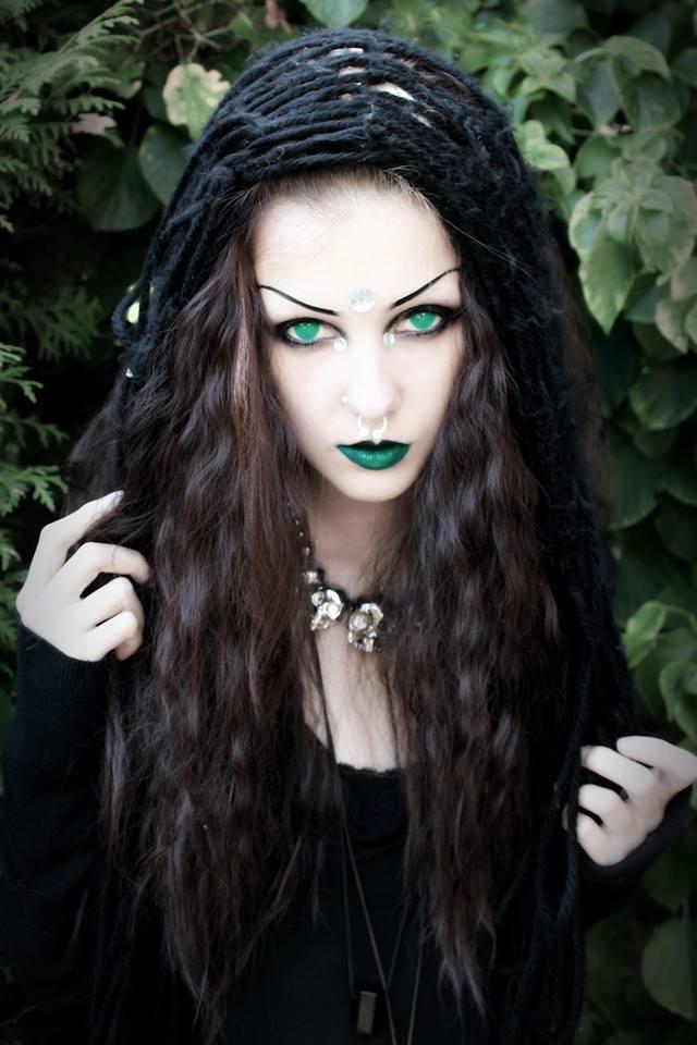 Green Blind Halloween Contact Lenses - Image 2